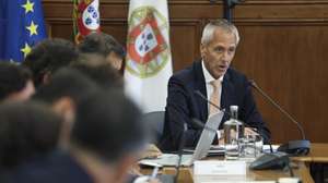 Sérgio Monteiro intervém na sua audição perante a Comissão de Economia, Obras Públicas e Habitação, sobre privatização da ANA Aeroportos, Assembleia da República, em Lisboa, 18 de setembro de 2024. MIGUEL A. LOPES/LUSA