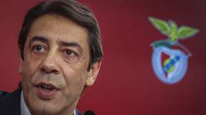 O presidente do Sport Lisboa e Benfica, Rui Costa, fala durante uma conferência de imprensa com o objetivo de esclarecer os benfiquistas quanto a temas de atualidade, e fazer o balanço da época 25/26, no Estádio da Luz, em Lisboa, 11 de junho de 2026. TIAGO PETINGA/LUSA
