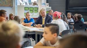 epa11596412 King of the Netherlands Willem-Alexander reacts during a working visit to De Huifkar public elementary school in Ten Boer, Netherlands, 10 September 2024. The visit&#039;s goal is to examine how children&#039;s and young people&#039;s mental health is affected by the earthquake issues.  EPA/JASPAR MOULIJN