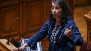 A deputada do Partido Comunista Português (PCP) Paula Santos intervém durante o debate parlamentar na Assembleia da República em Lisboa, 14 de maio de 2026. TIAGO PETINGA/LUSA