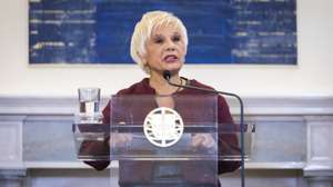 A presidente do Sindicato Dos Quadros Técnicos do Estado (STE), Rosa Sousa, usa da palavra durante a cerimónia de assinatura do Acordo Plurianual 2026-2029 de Valorização dos Trabalhadores da Administração Pública com a FESAP e o STE, na residência oficial do Primeiro-Ministro, em Lisboa, 21 de janeiro de 2026. JOSÉ SENA GOULÃO/LUSA