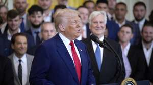 epa12016260 US President Donald Trump speaks during a meeting with the 2024 World Series Champions - Los Angeles Dodgers, in the East Room at the White House in Washington, DC, USA, 07 April 2025.  EPA/YURI GRIPAS / POOL