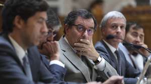 O ministro da Economia e da Coesão Territorial, Manuel Castro Almeida ouvido na Comissão de Economia e Coesão Territorial , esta manhã na Assembleia da República em Lisboa, 16 de setembro de 2025. MIGUEL A. LOPES/LUSA