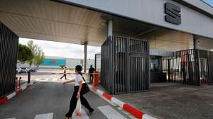 epa09451101 View of the SEAT factory in Martorell, Barcelona, Spain, 06 September 2021. The factory has closed due to the worldwide lack of semiconductors in this industry.  EPA/Susanna Saez