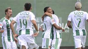 O jogador do Rio Ave, Sebastian Clemmensen (E), festeja o golo marcado ao Nacional, durante o jogo da Primeira Liga de Futebol, realizado no Estádio do Rio Ave FC em Vila do Conde, 11 de outubro de 2026. FERNANDO VELUDO/LUSA