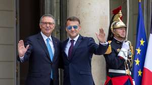 epa13077556 French President Emmanuel Macron (R) welcomes Portuguese President Antonio Jose Seguro (L) ahead of a working lunch at the Elysee Palace in Paris, France, 01 July 2026.  EPA/CHRISTOPHE PETIT TESSON