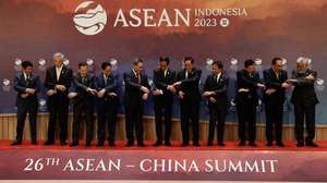 epa10843013 (L-R) Philippine's President Ferdinand Marcos Jr. , Singapore's Prime Minister Lee Hsien Loong, Thailand's Permanent Secretary of the ministry of foreign affairs Sarun Charoensuwan, Vietnam's Prime Minister Pham Minh Chinh, China’s Premier Li Qiang, Indonesia’s President Joko Widodo, Laos’ Prime Minister Sonexay Siphandone, Brunei's Sultan Hassanal Bolkiah, Cambodia's Prime Minister Hun Manet, Malaysia’s Prime Minister Anwar Ibrahim, East Timor's Prime Minister Xanana Gusmao pose for a family photo prior to the ASEAN-China Summit at the 43rd Association of Southeast Asian Nations (ASEAN) Summit in Jakarta, Indonesia, 06 September 2023. Indonesia will host the 43rd ASEAN Summit and related summits on 05 to 07 September 2023.  EPA/WILLY KURNIAWAN / POOL