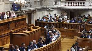 O primeiro-ministro, António Costa (C), intervém durante o debate da Moção de censura ao Governo, apresentada pelo Chega, que decorreu na Assembleia da República, em Lisboa, 19 de setembro de 2023. ANTÓNIO COTRIM/LUSA