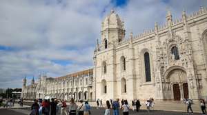 Fachada principal dp Mosteiro dos Jerónimos, um dos monumentos que serviu para um estudo pela investigadora norte-americana Barbara Judy (ausente da fotografia) do Serviço Nacional de Parques dos Estados Unidos e coordenadora responsável pelo projeto de investigação “O impacto das alterações climáticas no Mosteiro dos Jerónimos e na Torre de Belém – estudos científicos e planos de mitigação”, no Mosteiro dos Jerónimos, em Lisboa, 13 de novembro de 2024. ANTÓNIO COTRIM/LUSA