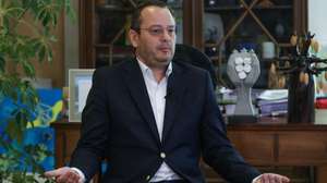 O presidente da Câmara Municipal de Leiria, Gonçalo Lopes, em entrevista à agência Lusa, no âmbito dos trinta dias passados sobre a depressão Kristin no distrito, em Leiria, 26 fevereiro 2026. O presidente da Câmara de Leiria acusou o Governo de ter atirado para as autarquias as vistorias das candidaturas ao apoio à reconstrução de habitação até 10 mil euros. (ACOMPANHA TEXTO DA LUSA DO DIA 27 DE FEVEREIRO 2026). PAULO CUNHA/LUSA