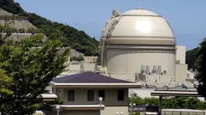 epa000249337 (FILE) Picture dated 11 August 2004 of the Oi Nuclear Power Plant in Fukui Prefecture, Japan. This power plant is owned by the Kansai Electric Power Co. The company decided Friday, 13 August 2004, to suspend operations of all of its eight running nuclear power plants to check the safety of pipes. This decision follows Monday's deadly pipe rupture at the company's Mihama Nuclear Power Plant in Fukui Prefecture.  EPA/FRANCK ROBICHON