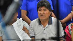 epa11649979 Former Bolivian President Evo Morales (2006-2016) speaks during a press conference in Cochabamba, Bolivia, 08 October 2024. Morales, the leader of the ruling party, assured his followers that he will "win this legal battle" and that there are 200 lawyers willing to defend him "free of charge", after formally receiving a summons to testify in a case of alleged human trafficking and statutory rape.  EPA/JORGE ABREGO