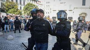 Mário Machado detido. Police clash with right-wing extremists from the organizations "Rise" and "Habeas Corpus" and supported by "1143 Group" that hold a unauthorised rally in Lisbon downtown, place with a great concentration of immigrants, during the celebrations of the 25th April 1974 Carnation Revolution that ended the authoritarian regime of Estado Novo (New State) that ruled the country between 1926 to 1974, Lisbon, 25th April 2025. ANTONIO COTRIM/ LUSA