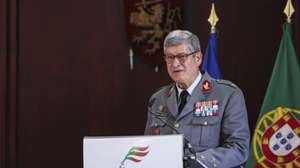 O Chefe do Estado-Maior do Exército, General Eduardo Mendes Ferrão, intervém na apresentação do livro “Afeganistão: Testemunhos de Dezasseis Anos de Presença de Forças Nacionais Destacadas Lusas (2005– 2021)” esta tarde na Academia Militar em Lisboa, 15 de abril de 2025. MIGUEL A. LOPES/LUSA