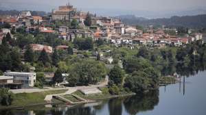 Vista do rio Minho e da cidade de Tuí (Espanha) a partir da fortaleza de Valença, 18 de Maio de 2020. Como consequência da pandemia de covid-19 o fecho da fronteira entre Portugal e Espanha levou à ausência de peregrinos para Santiago de Compostela e esvaziamento das cidades mais próximas da fronteira. (ACOMPANHA TEXTO DO DIA 23 DE MAIO DE 2020). JOSÉ COELHO/LUSA