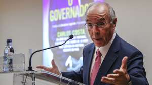 O conselheiro de Estado, Luis Marques Mendes, intervém no lançamento do livro "O Governador" do jornalista Luís Rosa, com prefácio da presidente do Banco Central Europeu, Christine Lagarde, na Fundação Calouste Gulbenkian, Lisboa, 15 de novembro de 2022. O livro conta "os bastidores da intervenção da troika e da queda do BES e do Banif, bem como as guerras do antigo governador do Banco de Portugal, Carlos Costa, com Sócrates, Salgado, Centeno e António Costa". MIGUELA. LOPES/LUSA