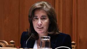 A ministra do Trabalho, Solidariedade e Segurança Social, Ana Mendes Godinho, fala perante a Comissão de Orçamento e Finanças na Assembleia da República, em Lisboa, 14 de novembro de 2023. TIAGO PETINGA/LUSA