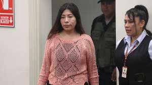 epa11972421 Pedro Castillo's former Prime Minister, Betssy Chavez (L), enters the courtroom at the National Directorate of Special Operations of the Peruvian National Police (DINOES), in Lima, Peru, 18 March 2025. Castillo (2021-2022) was absent from the resumption of the trial in which he is accused of rebellion in the failed 2022 coup d'Ã©tat, due to health issues.  EPA/PAOLO AGUILAR