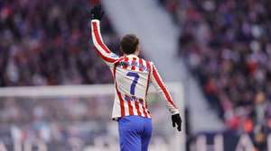 epa12659201 Atletico de Madrid's Antoine Griezmann gestures during the Spanish LaLiga soccer match between Atletico de Madrid and Deportivo Alaves, in Madrid, Spain, 18 January 2026.  EPA/Manu Reino
