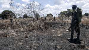 Militares de Moçambique e Ruanda