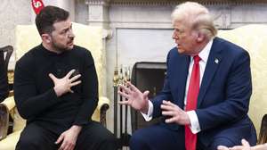 epa11930785 Ukrainian President Volodymyr Zelensky (L) talks with US President Donald Trump (R) in the Oval Office of the White House in Washington, DC, USA, 28 February 2025. Zelensky is in Washington to sign the framework of a deal, pushed by President Trump, to share Ukraines’s mineral wealth with the US.  EPA/JIM LO SCALZO / POOL