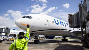 epa10019237 A United Airlines passenger flight that is also carrying Kendamil infant formula under Operation Fly Formula arrives from London Heathrow at Dulles International Airport in Chantilly, Virginia, USA, 17 June 2022. The US is facing a shortage of baby formula when contamination forced Abbott Laboratories to pause production of several brands of formula in February.  EPA/JIM LO SCALZO