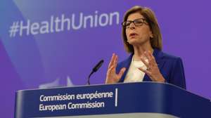 epa11360000 EU Commissioner for Health and Food Safety Stella Kyriakides during a press conference on EU Health Union following  European weekly Commission college meeting in Brussels, Belgium, 22 May 2024. The Commission adopted a Communication on the European Health Union, which highlights the strides made in EU health policy over the last four years, for the benefit of citizens in the EU and worldwide.  EPA/OLIVIER HOSLET