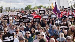 epa12063215 Associations of victims of the DANA and social movements take part in a rally against the management of the weather phenomenon by the Generalitat Valenciana, on the occasion of the European People's Party (EPP) Congress, co-hosted by the Spanish party Partido Popular (PP), in Valencia, Spain, 29 April 2025. Floods triggered by the DANA (high-altitude isolated depression) weather phenomenon hit the east of Spain on 29 October 2024, devastating Valencia and neighboring provinces and leaving over 200 people dead.  EPA/BIEL ALINO
