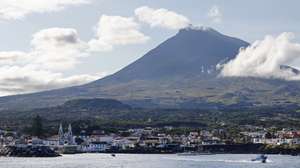 Vista da cidade da Madalena, ao largo da ilha do Pico, Açores, 01 de agosto de 2025. NUNO VEIGA/LUSA