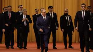 epa12992339 Pakistan's Prime Minister Shehbaz Sharif arrives for a meeting with the Chinese president at the Great Hall of the People in Beijing, China, 25 May 2026.  EPA/TINGSHU WANG / POOL