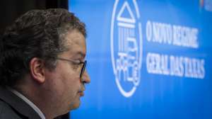 O ministro de Estado e das Finanças, Joaquim Miranda Sarmento, usa da palavra na apresentação do novo regime geral das taxas da Administração Pública, no Ministério das Finanças, em Lisboa, 14 de julho de 2026. TIAGO PETINGA/LUSA