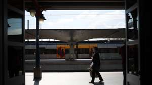 A CP realizou 184 das 256 ligações ferroviárias que tinha programadas até às 08:00, devido à greve dos trabalhadores da empresa Infraestruturas de Portugal (IP) e suas filiadas, tendo sido suprimidos 72 comboios, segundo fonte oficial da empresa, estação de Campanha no Porto, 28 de junho de 2021. ESTELA SILVA/LUSA