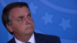epa09444178 President of Brazil, Jair Bolsonaro, participates in the ceremony for the launch of Railway Authorizations, at Palacio do Planalto, in the city of Brasilia, Brazil, 02 September 2021.  EPA/Joedson Alves