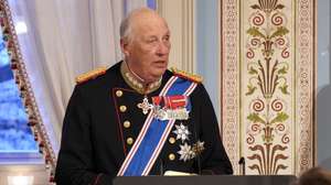 epa12018695 Norway's King Harald V gives a speech before a gala dinner at the Royal Palace during a state visit of the Icelandic presidential couple, in Oslo, Norway, 08 April 2025. Icelandic President Halla Tomasdottir and her husband are on a state visit to Norway.  EPA/FREDRIK VARFJELL / POOL  NORWAY OUT