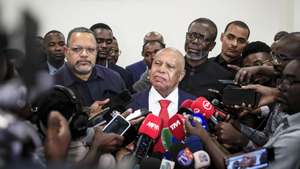 Higino Carneiro, candidato à Presidencia do Partido, formaliza a sua candidatura na Subcomissao de Candidatura, Luanda 25 de junho de 2026. AMPE ROGÉRIO / LUSA