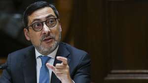 O secretário de Estado Adjunto dos Assuntos Fiscais, António Mendonça Mendes, intervém durante a sua audição perante a Comissão de Orçamento e Finanças, na Assembleia da República, em Lisboa, 03 de março de 2021. MANUEL DE ALMEIDA/LUSA