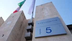 epa08943875 The "Stellantis" sign posted at the main entrance of the Fiat Mirafiori building in Turin, Italy, 17 January 2021. Fiat-Chrysler (FCA) and Groupe PSA sealed a 38 billion US dollar merger on 16 January 2021 to create Stellantis, the world's fourth-largest auto group.  EPA/ALESSANDRO DI MARCO