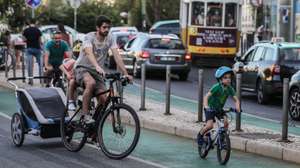 Iniciativa da Associação Massa Crítica, em defesa da Ciclovia da Almirante Reis, que consiste num percurso de bicicleta entre o Marquês de Pombal e a Almirante Reis, em Lisboa, 27 de maio de 2022. TIAGO PETINGA/LUSA