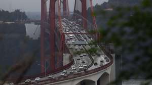 Trânsito na Ponte 25 de Abril, Lisboa, 26 de outubro de 2022. CARLOS M. ALMEIDA/LUSA