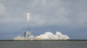 epa11630963 NASA's SpaceX Crew-9 mission lifts off in a Dragon spacecraft, on a SpaceX Falcon 9 rocket, from the launch pad of Space Launch Complex-40 at Cape Canaveral Space Force Station in Florida, USA, 28 September 2024. The SpaceX Crew-9, initially planned to transport four crew members to the International Space Station (ISS), is taking off with two open seats to return the Boeing Crew Flight Test NASA astronauts Barry E. Wilmore and Sunita Williams to Earth due to technical issues with the Boeing Starliner mission.  EPA/CRISTOBAL HERRERA-ULASHKEVICH