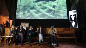 A ministra da Cultura, Juventude e Desporto Margarida Balseiro Lopes acompanhada pelo diretor da DGARTES Américo Rodrigues, conversa com o artista Alexandre Estrela durante a conferência de imprensa de apresentação da Representação Oficial Portuguesa na 61.ª Exposição Internacional de Arte – La Biennale di Venezia, Lisboa, 18 de março de 2026. ANDRÉ KOSTERS/LUSA