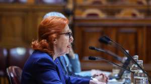 A ministra do Ambiente e Energia, Maria da Graça Carvalho, fala perante a Comissão e Ambiente e Energia, na Assembleia da República em Lisboa, 15 de abril de 2026. TIAGO PETINGA/LUSA