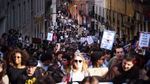 Manifestação Nacional de Estudantes do Ensino Superior organizada por mais de 40 estruturas do Movimento Associativo Estudantil, entre as quais Associações de Estudantes, Associações Académicas, núcleos, grupos académicos, tunas e comissões de residentes, associaram-se ao apelo de luta “24 de Março - Dia Nacional do Estudante, pela gratuitidade, alojamento, democracia, em Lisboa, 24 de março de 2026. RODRIGO ANTUNES/LUSA