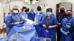 epa09677906 A handout photo made available by the University of Maryland School of Medicine (UMSOM) that shows Surgeon Bartley P. Griffith, MD leading a team that operated a successful transplant of a genetically-modified pig heart in a first-of-its-kind surgery on a 57-year-old patient, David Bennett, with terminal heart disease, at the University of Maryland Medical Center in Baltimore, Maryland, USA, 07 January 2022 (Issued 10 January 2022).  EPA/University of Maryland School of Medicine (UMSOM) / HANDOUT  HANDOUT EDITORIAL USE ONLY/NO SALES