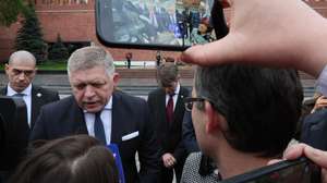 epa12942120 Slovak Prime Minister Robert Fico speaks to journalists after a flower-laying ceremony at the Tomb of the Unknown Soldier by the Kremlin Wall in Moscow, Russia, 08 May 2026.  EPA/SHAMIL ZHUMATOV/ POOL