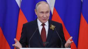 epa12944489 Russian President Vladimir Putin gestures speaking with media following his meeting with foreign delegations at the Kremlin in Moscow, Russia, 09 May 2026. Russia marks the 81 st anniversary of its victory over Nazi Germany and its allies in World War II.  EPA/MAXIM SHIPENKOV / POOL