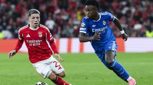 epa12752007 Benfica's Gianluca Prestianni (L) vies for the ball with Real Madrid's Vinicius Junior during the UEFA Champions League soccer match between Benfica and Real Madrid, in Lisbon, Portugal, 17 February 2026.  EPA/JOSE SENA GOULAO