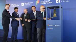 O ministro das Infraestruturas e Habitação, Miguel Pinto Luz, o secretário de Estado das Infrestruturas, Hugo Espirito Santo, o presidente da IP - Infraestruturas de Portugal, Paulo Carmona, o representante do Consórcio AVAN Concessões de Alta Velocidade, Carlos Mota Santos, e o Head of Unit MOVE.B.2 – Transport Investment da DG MOVE, Philippe Chantraine dão início ao arranque das obras do troço Porto/Campanhã-Oiã (PPP1) do primeiro troço da linha de Alta Velocidade (TGV) em Portugal, promove sessão de apresentação do arranque das Obras da Concessão PPP1, da Linha da Alta Velocidade, entre o Porto (Campanhã) em Aveiro, 12 de outubro de 2026. PAULO NOVAIS/LUSA