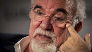 José António Vieira da Silva, ex-ministro do Trabalho e conselheiro da Comissão Europeia para os direitos sociais durante a presidência portuguesa da UE, no primeiro semestre de 2021, fala durante uma entrevista à Lusa, na sede da agência, em Lisboa, 25 de novembro de 2020. (ACOMPANHA TEXTO DA LUSA DO DIA 28 DE NOVEMBRO DE 2020). JOSÉ SENA GOULÃO/LUSA