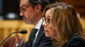A ministra da Saúde, Ana Paula Martins, intervém durante a audição perante a Comissão de Saúde na Assembleia da República, em Lisboa, 24 de fevereiro de 2026. TIAGO PETINGA/LUSA